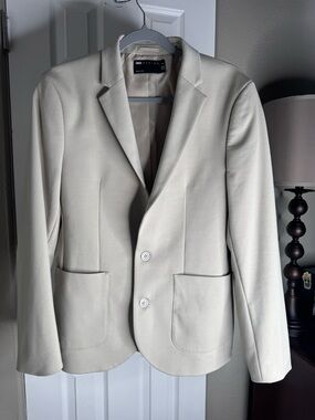 ASOS Men’s Off-White Two-Button Notch Lapel Blazer